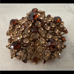 STUNNING VINTAGE DOMED BROOCH / PENDANT w CHAMPAGNE / AMBER COLORED RHINESTONES